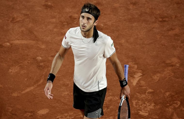 Etcheverry, argentino de 23 años, busca los cuartos de final en Roland Garros Foto: EFE