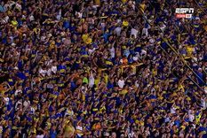 En la antesala al partido ante Rosario Central, los hinchas se hicieron escuchar dentro de la Bombonera. Foto: Captura de TV