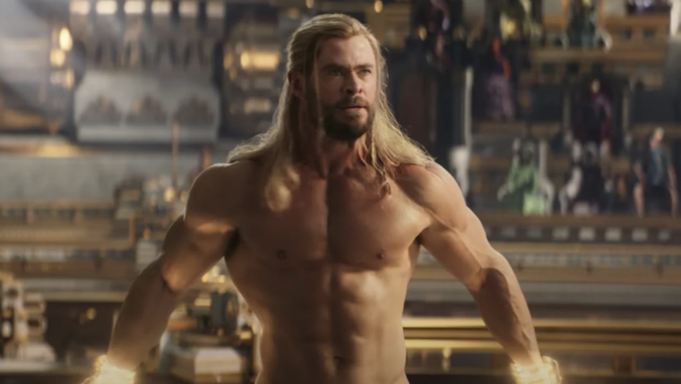 CHRIS HEMSWORTH LUCE UN FÍSICO DE ACERO EN THOR: LOVE AND THUNDER Foto: MEN´S HEALTH