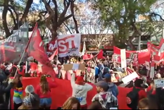 durisima multa para agrupaciones politicas que irrumpieron en la biblioteca san martin
