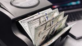 El dólar baja. El dólar baja.