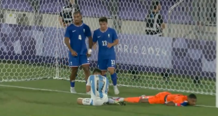 El Cholito tuvo la inmejorable posibilidad de anotar. Foto: Captura