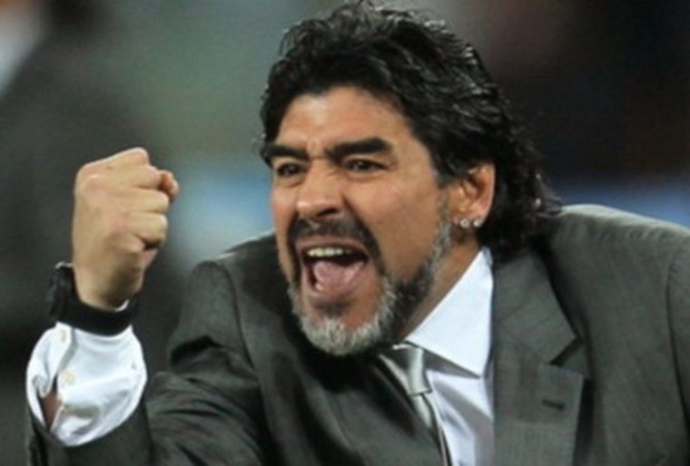 El Diego se enojó con la dirigencia del Al Wasl.