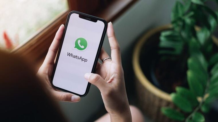 WhatsApp suma nuevas funciones de la mano de la inteligencia artificial. WhatsApp suma nuevas funciones de la mano de la inteligencia artificial.
