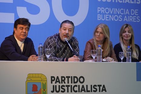 Los intendentes sacan de las negociaciones a Kicillof, Máximo Kirchner y Sergio Massa. Foto: PJ Los intendentes sacan de las negociaciones a Kicillof, Máximo Kirchner y Sergio Massa. Foto: PJ