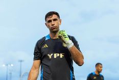 Dibu Martínez no viajará a Angola. Dibu Martínez no viajará a Angola.