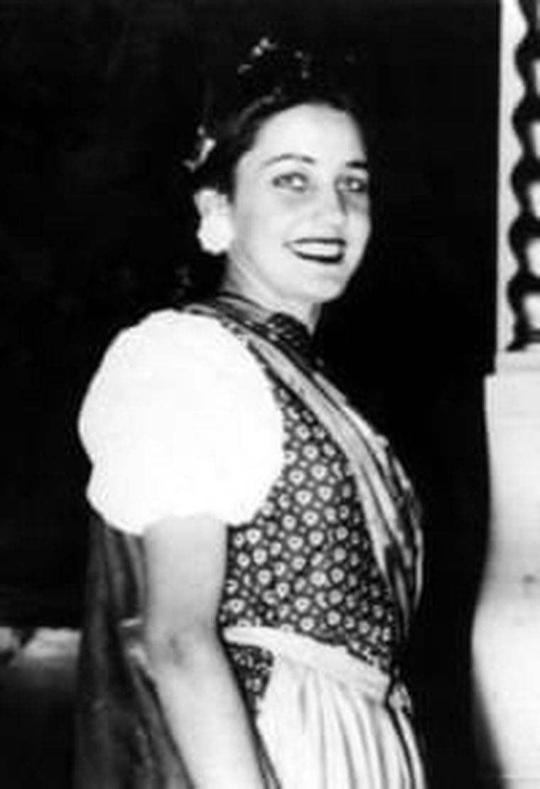 Irene Roldán de San Rafael fue coronada como la nueva reina.