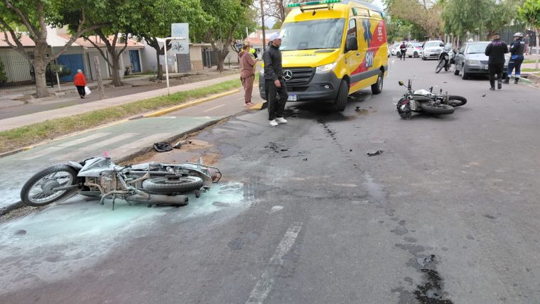 Tras el accidente, la mujer fue trasladada al Hospital Lagomaggiore debido a las quemaduras que sufrio luego de que su motocicleta se incendiara.