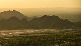 Belén es un pueblo de Catamarca reconocido por sus tejidos artesanales y su paisaje de montaña. Belén es un pueblo de Catamarca reconocido por sus tejidos artesanales y su paisaje de montaña.