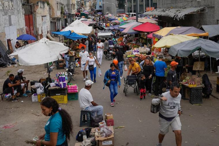 La crisis en Venezuela sigue profundizándose y Nicolás Maduro teme al poder de los Estados Unidos.
