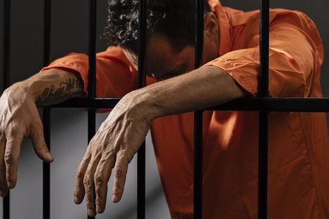 proponen una ley que obliga a los presos de mendoza a usar uniforme naranja