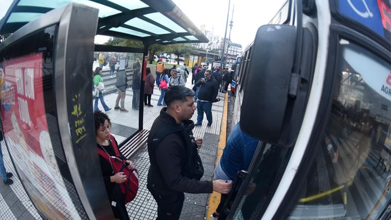 Paro de colectivos 20 6-5.jpg