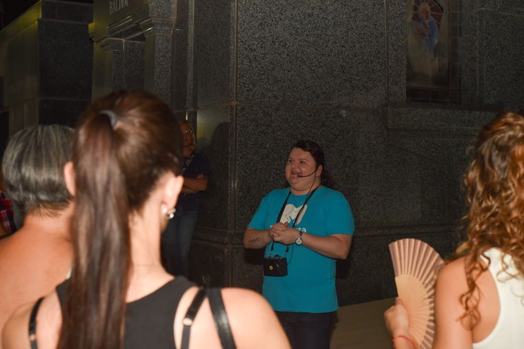 Eleonora Aranguren en pleno relato de una de las personalidades mendocinas del pasado. Eleonora Aranguren en pleno relato de una de las personalidades mendocinas del pasado.