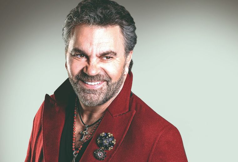 Mijares viajó a Japón con sus hijos para festejar su cumpleaños número 65.