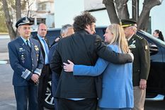 Javier Milei en su visita con Mendoza junto a Hebe Casado Foto: Gobierno