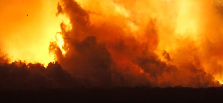 La explosión del cohete Starship 36 en la base de lanzamiento y sede de SpaceX. La explosión del cohete Starship 36 en la base de lanzamiento y sede de SpaceX.