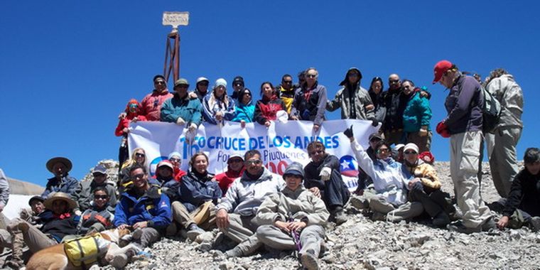 Treinta y seis personas realizaron el cruce a Chile.