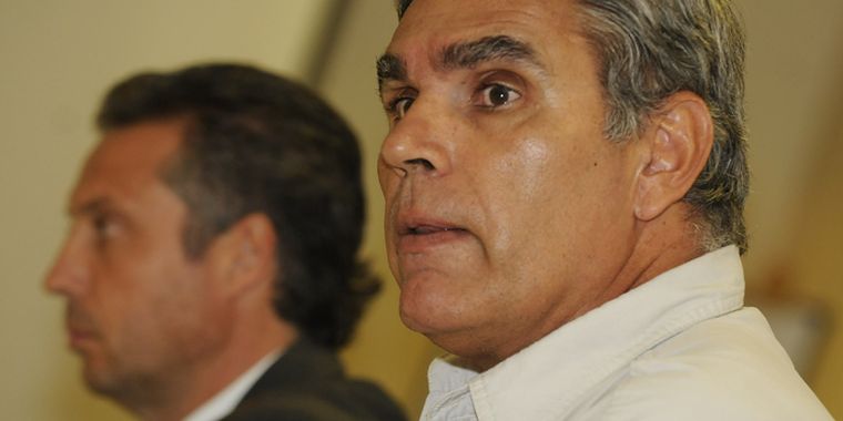 Osvaldo Quiroga respaldó sus propuestas con la compañía de su abogado. Foto: Nacho Gaffuri / MDZ