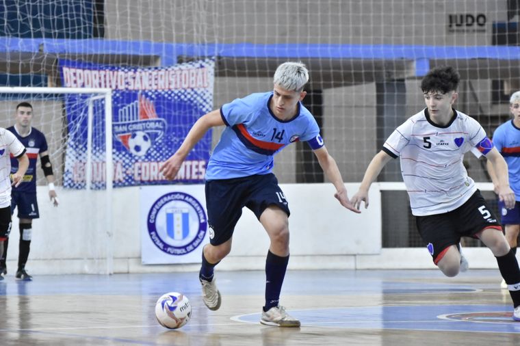 Cinco mendocinos siguen en carrera en Misiones. Foto: Argentina Futsal