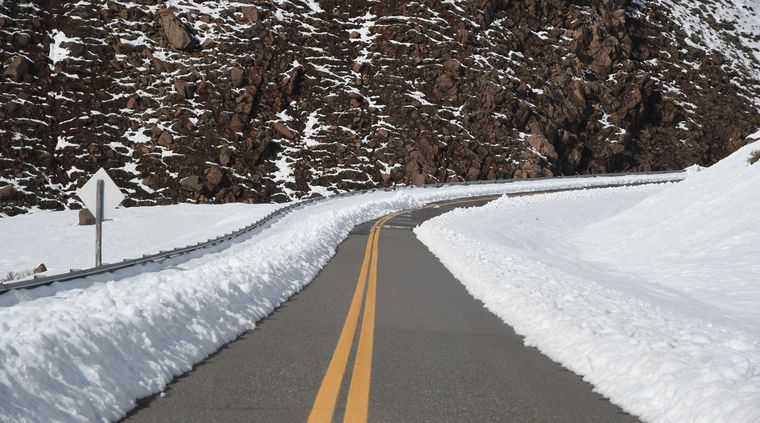 ruta con nieve paso a chile por malargue (12).JPG