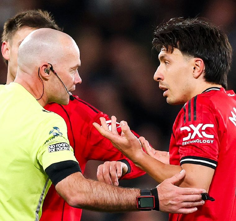 El fallo de la federación inglesa dejó firme la sanción al defensor argentino.