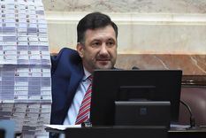 Nadie quiere hacerse cargo del senador. Foto: NA