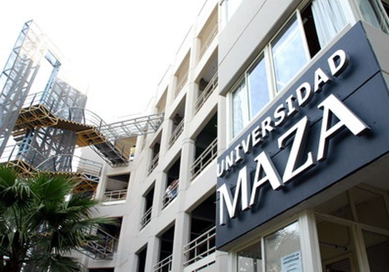 Las mesas de exámenes en la Maza fueron reprogamadas para el 27 de julio. Foto: Nacho Gaffuri / MDZ