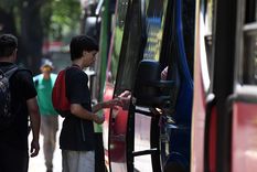 Mendoza bajará las frecuencias de micros en enero.