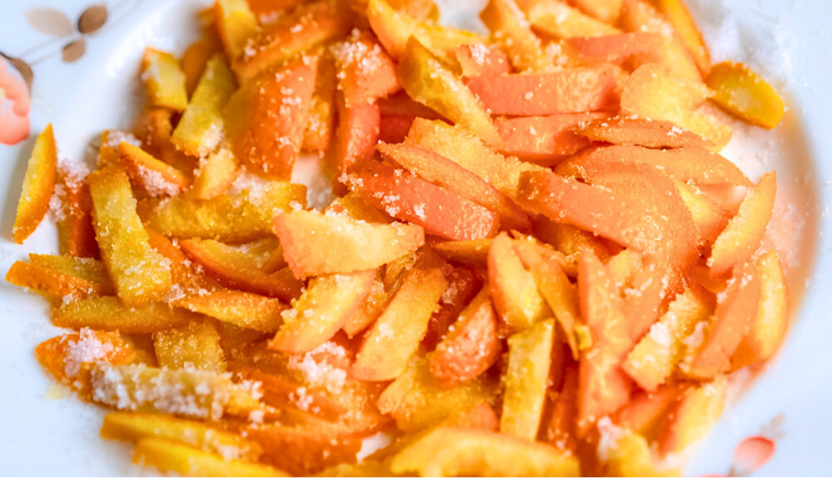 Cómo hacer cáscaras de naranja caramelizadas en casa Foto: Shutterstock