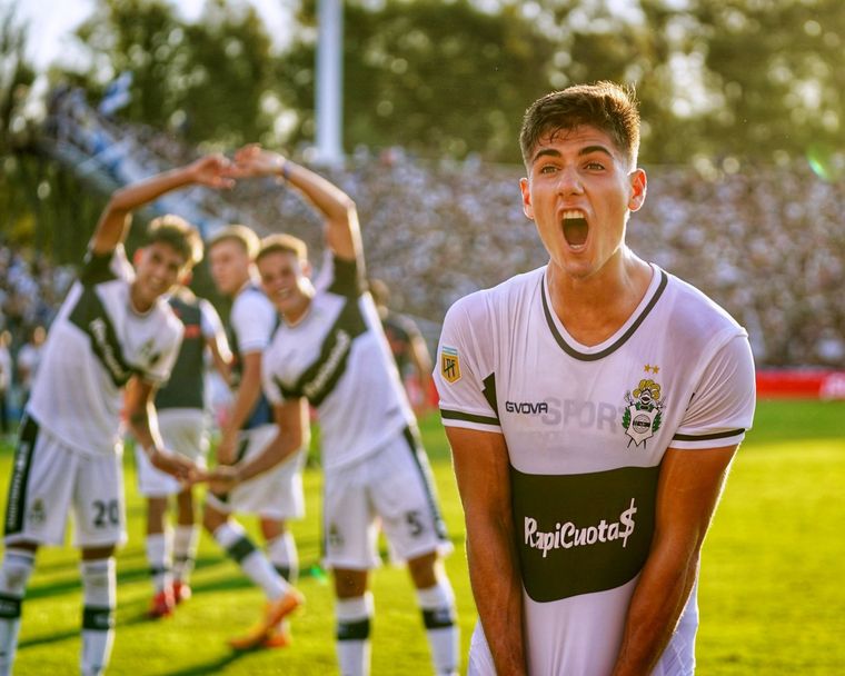 Gimnasia ganó el clásico. Foto: @gimnasiaoficial