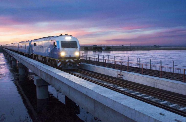 El tren conecta con los principales destinos turísticos del país.