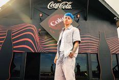 Coca Cola Argentina presentarán el sábado 25 desde las 18 horas en la Costa del Lago de Villa Carlos Paz un show gratuito del cantante Luck Ra. Foto: Instagram Coca Cola Argentina