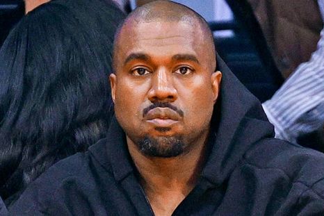 Provocador Kanye West publicó una imagen ofensiva y su cuenta fue suspendida Foto: Archivo
