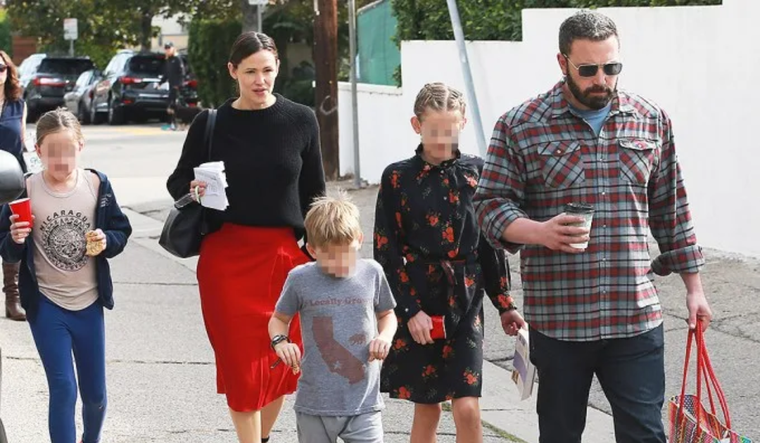 Jennifer Garner contó algunos detalles acerca de la difícil crianza que lleva adelante con los tres hijos que tuvo con Ben Affleck.