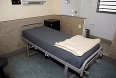 asi es la celda en la que esta detenido lazaro baez