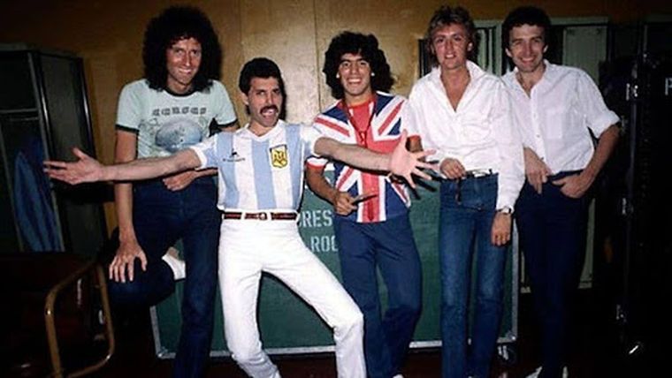 Durante unos segundos daba la sensación de que el futbolista era incluso más grande que Queen.