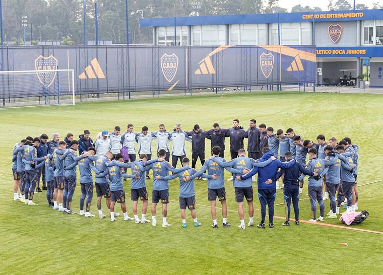 Boca podría perder a uno de sus futbolistas, ya que Barros Schelotto y Gago siguen de cerca a uno,