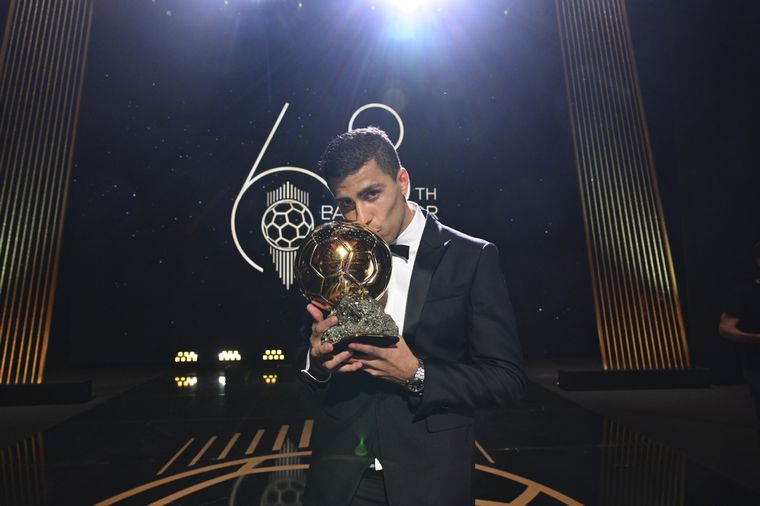 Rodri le respondió a CR7 tras ganar el Balón de Oro. Foto: NA