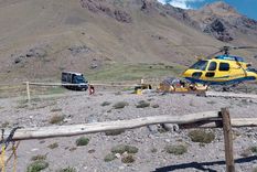 El viaje del helicóptero de rescate cuesta 1.500 dólares desde Plaza de Mulas hasta Horcones, según las autoridades El viaje del helicóptero de rescate cuesta 1.500 dólares desde Plaza de Mulas hasta Horcones, según las autoridades