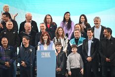 Dirigentes que acompañaron a la vicepresidenta Cristina Fernández de Kirchner. Foto: Archivo Dirigentes que acompañaron a la vicepresidenta Cristina Fernández de Kirchner. Foto: Archivo