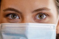 La transmisión del SARS-CoV-2 a través de la superficie ocular y la lágrima es factible. Foto: GETTY IMAGES