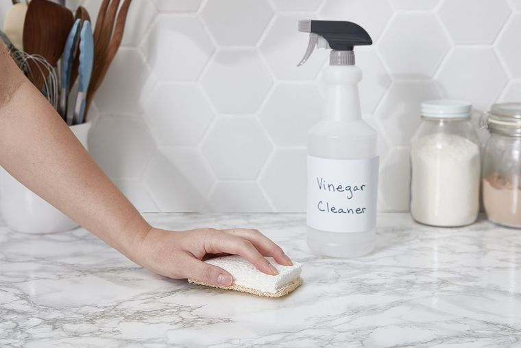 Foto: https://www.thespruce.com/diy-all-purpose-vinegar-spray-4158625