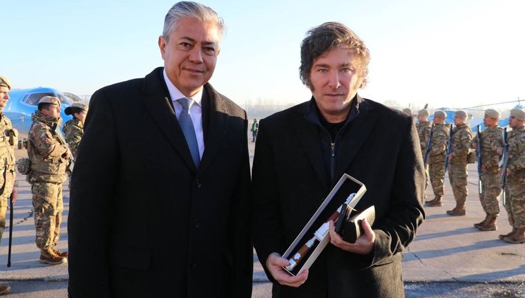 Rolando Figueroa y Javier Milei, meses atrás en Neuquén. Rolando Figueroa y Javier Milei, meses atrás en Neuquén.