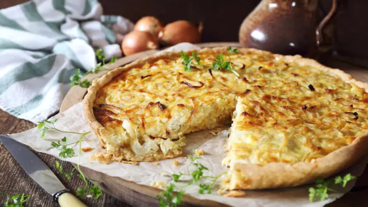 Cómo hacer una tarta de cebolla bien cremosa: receta fácil con paso a paso