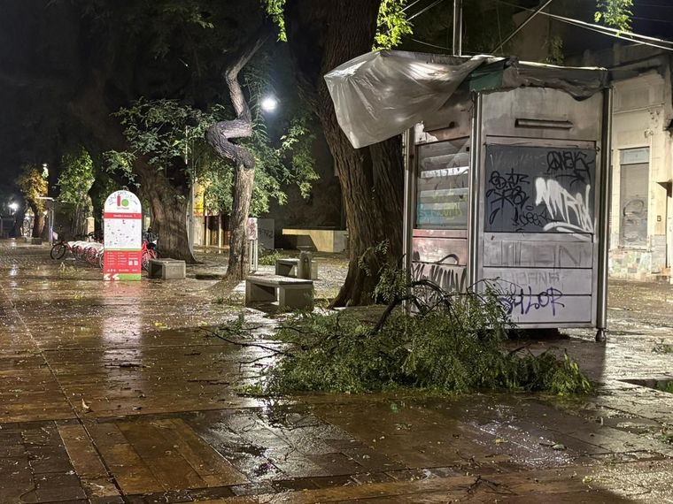 La Ciudad de Mendoza después de la tormenta. La Ciudad de Mendoza después de la tormenta.