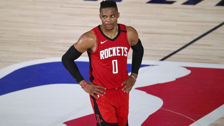 Westbrook Westbrook, la estrella de Houston Rockets, dejó 8.000 dólares de propina a empleados de un hotel Foto: @ComplexSports