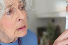 Para reducir el riesgo de que nuestra memoria falle a medida que envejecemos, el profesor Charan Ranganath propone combatir cuatro hábitos. Foto: GETTY IMAGES