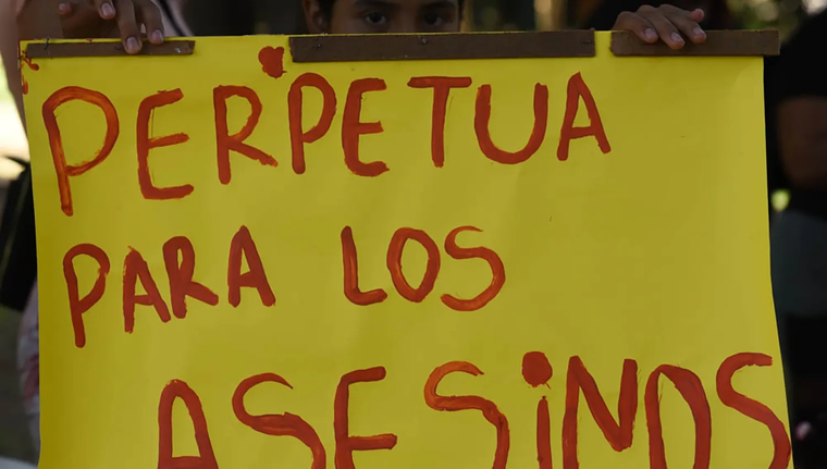 Familiares y amigos marcharon con carteles y pedidos de justica en memoria de Benjamín. Foto: Marcos García/MDZ. Familiares y amigos marcharon con carteles y pedidos de justica en memoria de Benjamín. Foto: Marcos García/MDZ.