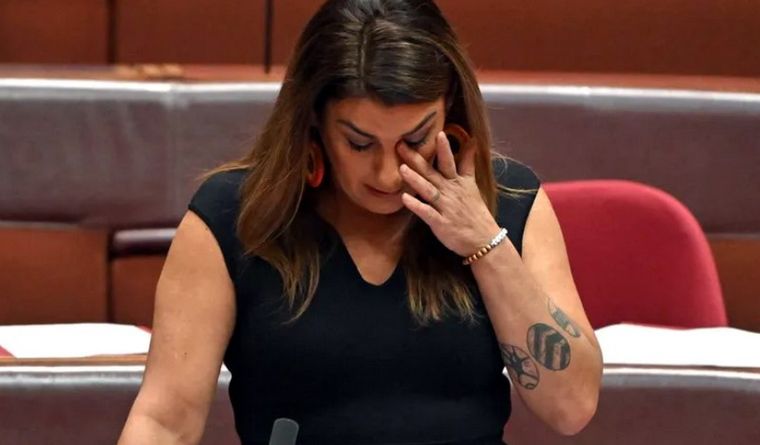 Lidia Thorpe, senadora aborigen de Australia. Foto: Efe.