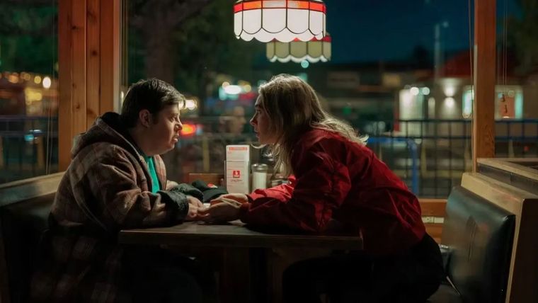 El director Benjamín Caron logra una atmósfera de suspenso constante en El director Benjamín Caron logra una atmósfera de suspenso constante en